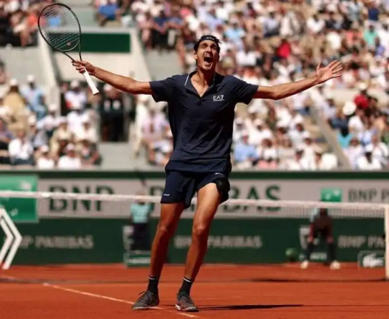 lorenzo sonego   roland garros 4