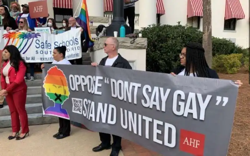 manifestazioni contro leggi anti lgbtq+ in florida 4