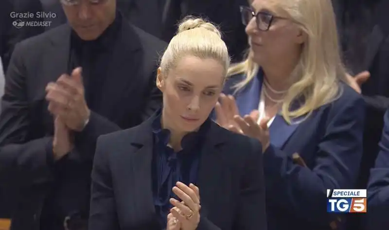 marta fascina   funerali silvio berlusconi 