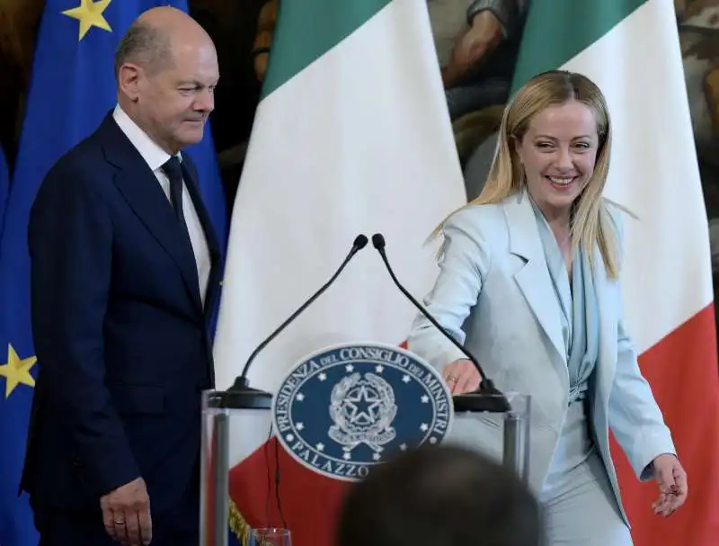 olaf scholz   giorgia meloni  1