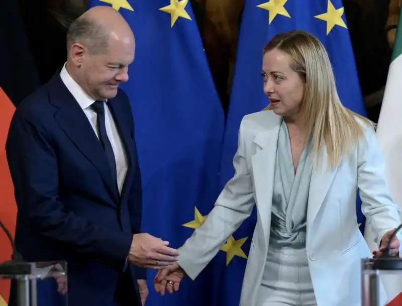 olaf scholz   giorgia meloni  2