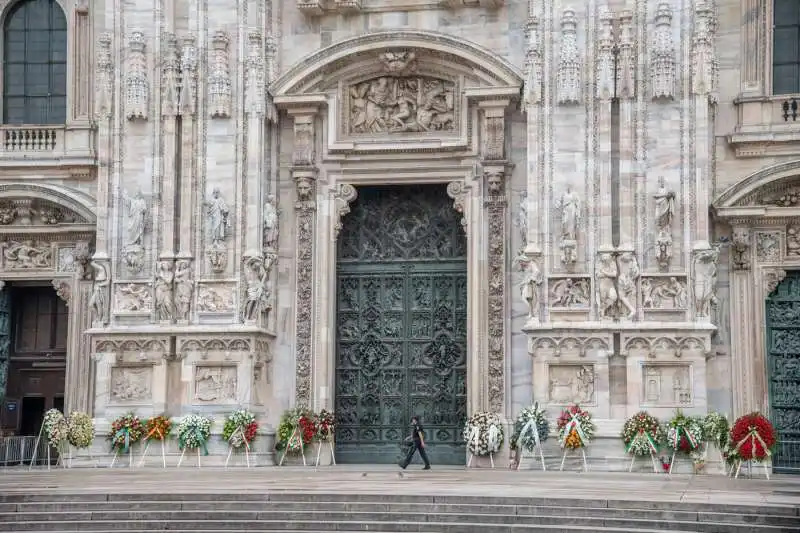 Preparativi per il funerale di Silvio Berlusconi in Duomo 1