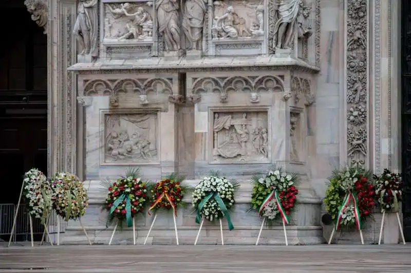 Preparativi per il funerale di Silvio Berlusconi in Duomo 2