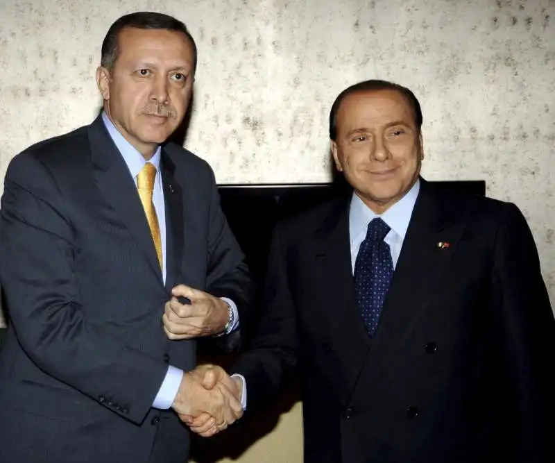 recep tayyip erdogan con silvio berlusconi   