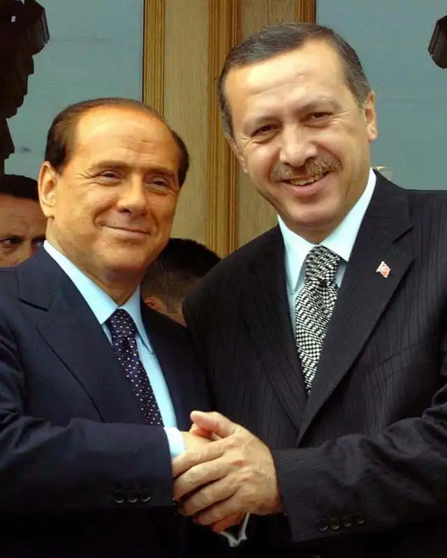 silvio berlusconi  con recep tayyip erdogan   3 