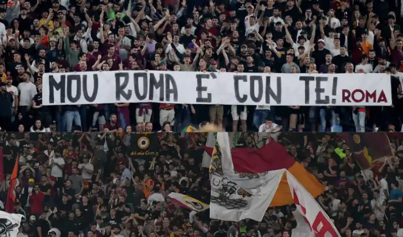 striscione per mourinho