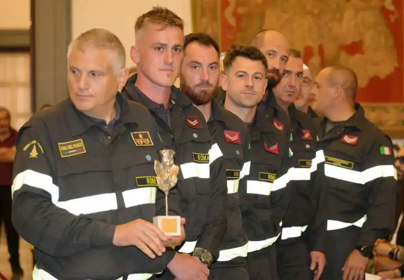 team usar lazio dei vigili del fuoco premiato  foto di bacco