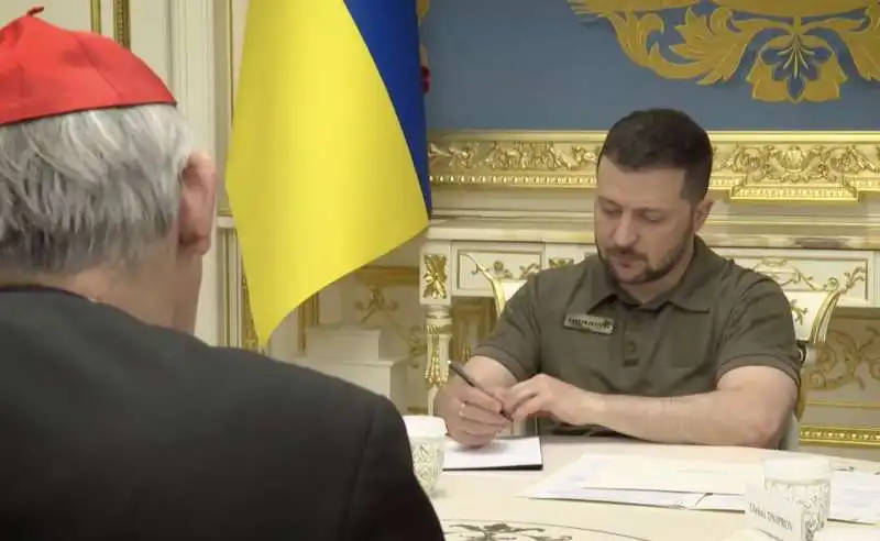 volodymyr zelensky con il cardinal matteo maria zuppi 