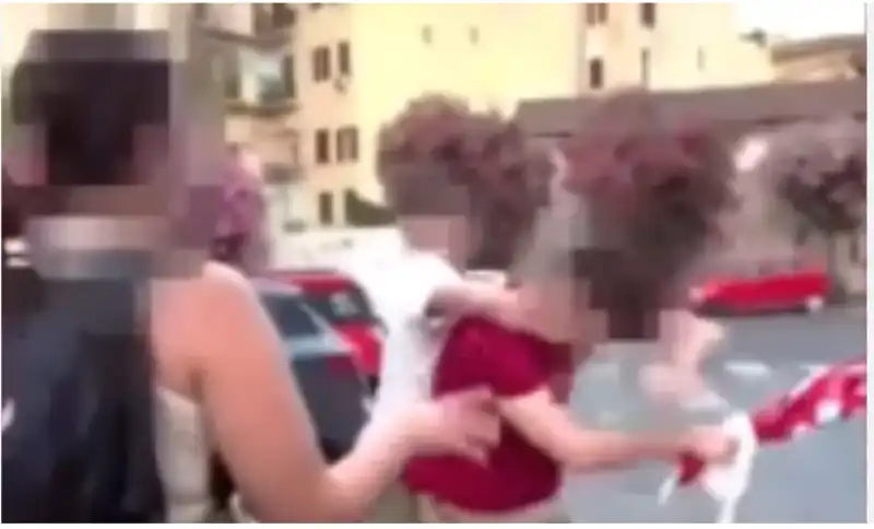 A ROMA IN ZONA COLLE OPPIO STUDENTI DI SINISTRA AGGREDITI DA MILITANTI DI CASAPOUND