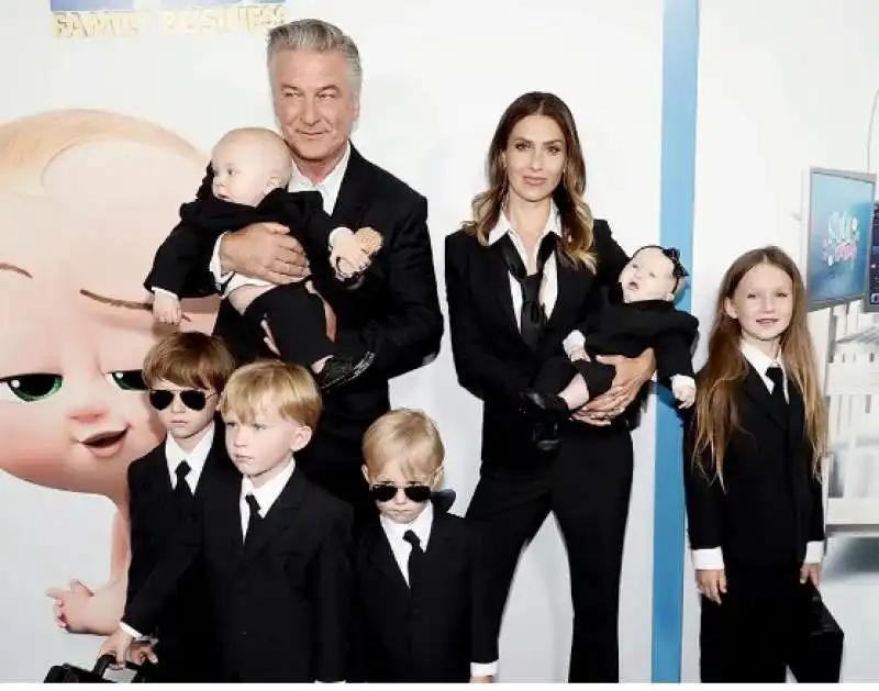 alec baldwin con la moglie e i figli