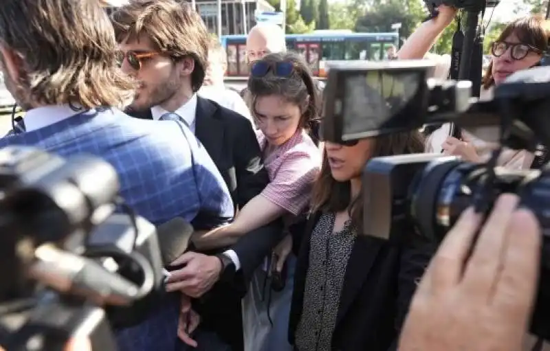 amanda knox in tribunale a firenze 4