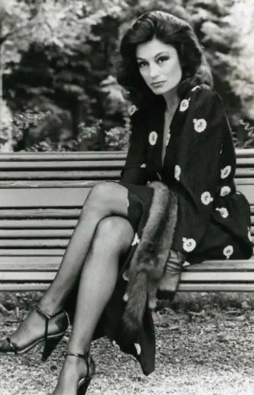 anouk aimee 1