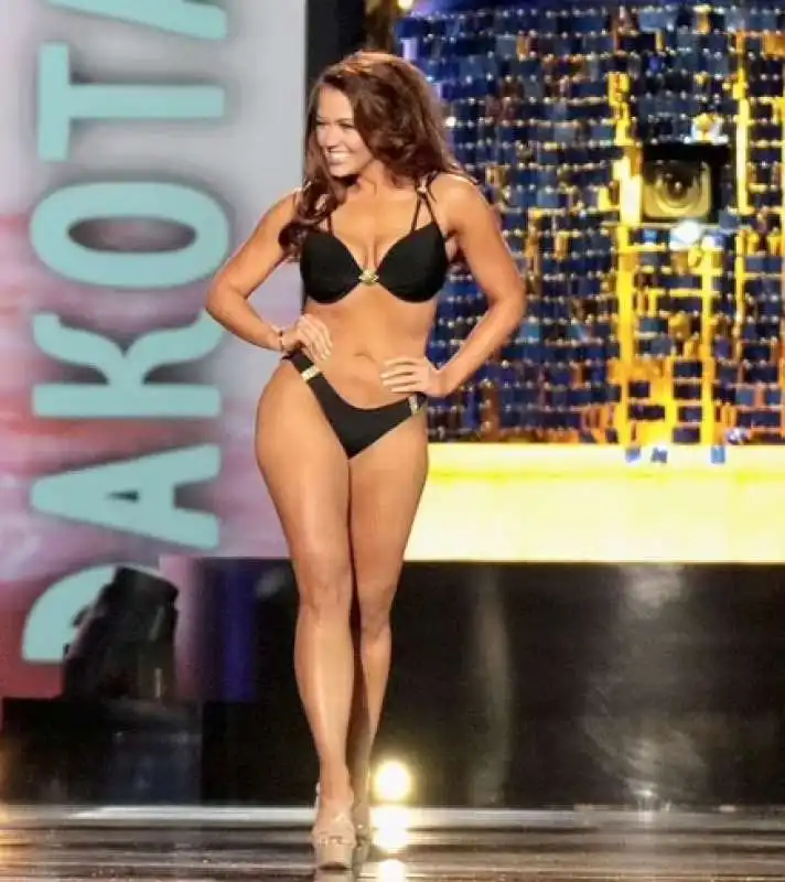 Cara Mund 