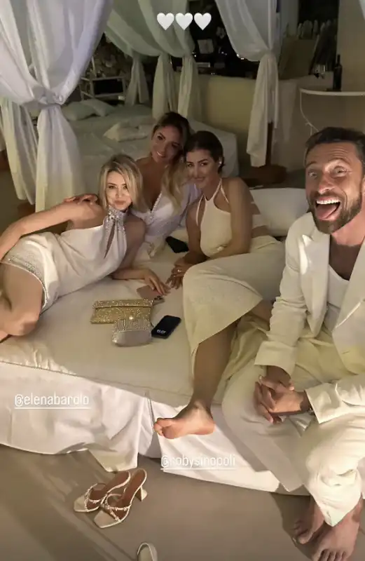 elena barolo  al white party di diletta leotta e loris karius 