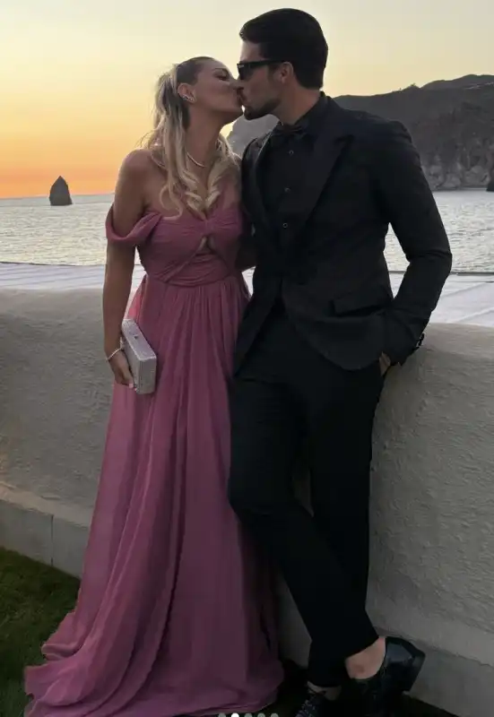 eleonora brunacci mariano di vaio al matrimonio di diletta leotta e loris karius 2