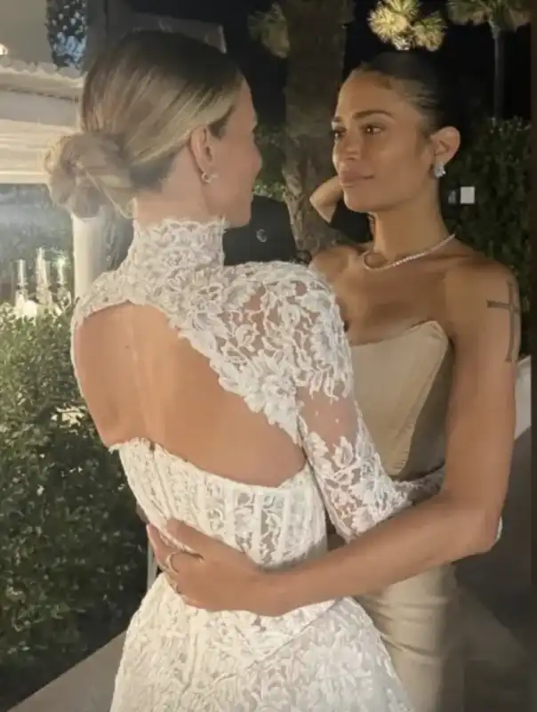 elodie al matrimonio di diletta leotta e loris karius 2 1