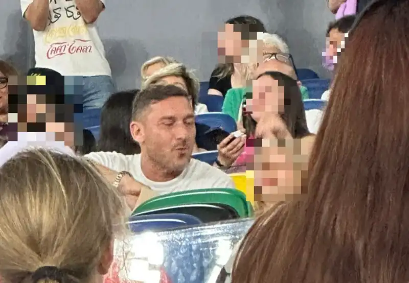 FRANCESCO TOTTI AL CONCERTO DI ULTIMO