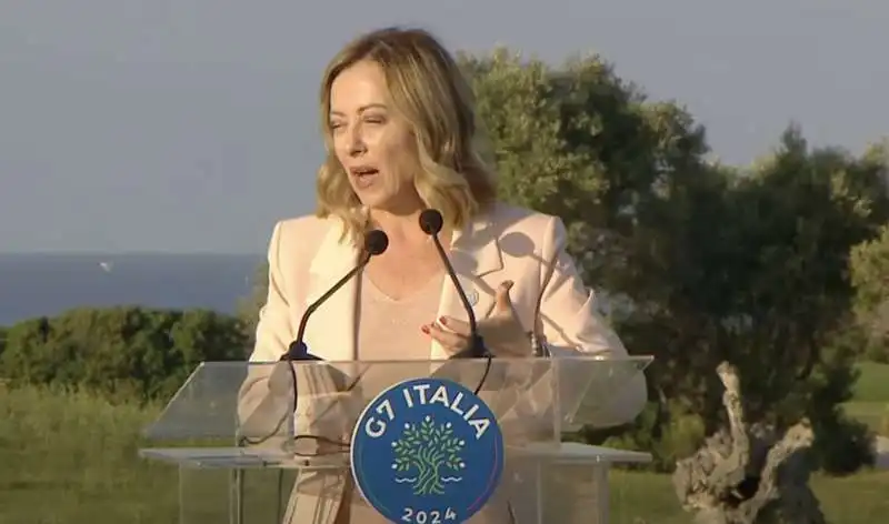 giorgia meloni al g7 di borgo egnazia   4