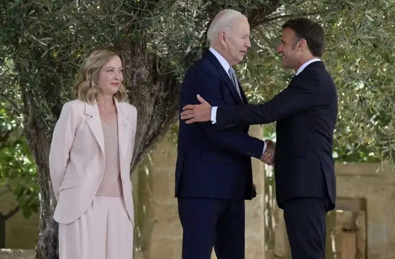 giorgia meloni   joe biden   emmanuel macron    g7 borgo egnazia 