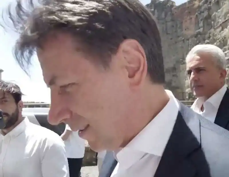 GIUSEPPE CONTE   PRIMA DELL INCONTRO CON BEPPE GRILLO ALL HOTEL FORUM 