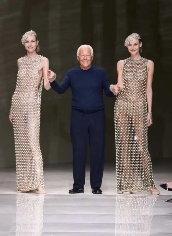 haute couture di armani prive autunno inverno 2024 2025 4