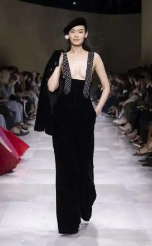 haute couture di armani prive autunno inverno 2024 2025 8