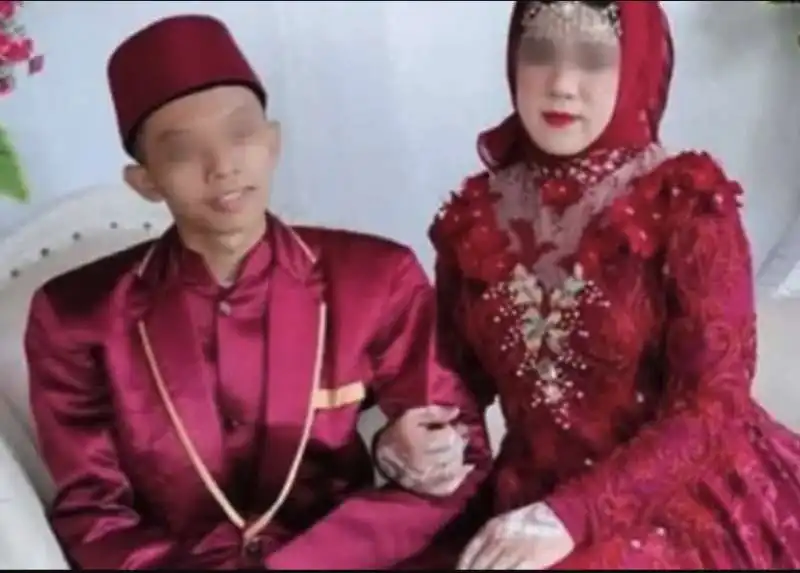 INDONESIA - SPOSA UN UOMO MA SE NE ACCORGE DODICI GIORNI DOPO 