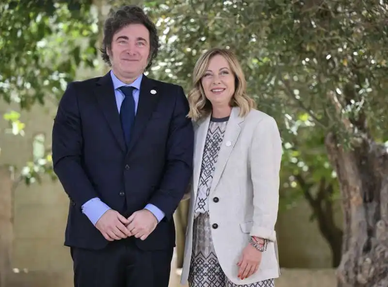 javier milei   giorgia meloni   g7 borgo egnazia 