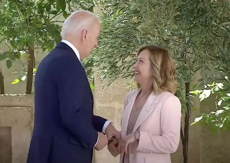     joe biden   giorgia  meloni    g7 borgo egnazia   