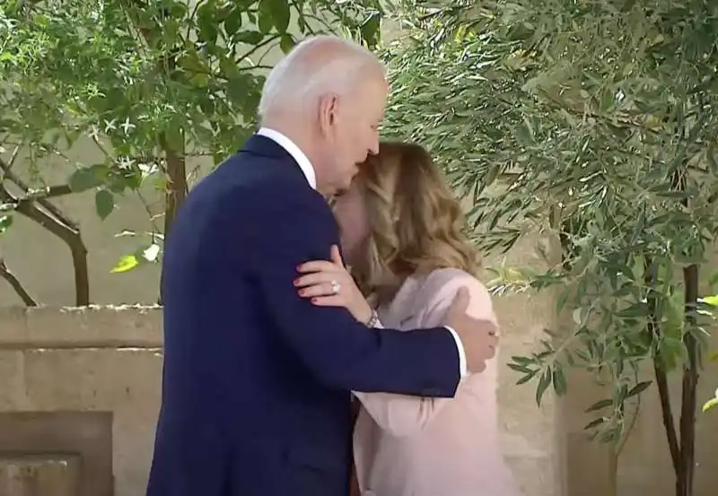 joe biden   giorgia  meloni   g7 borgo egnazia   