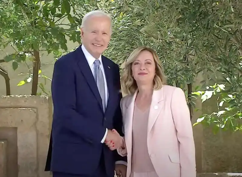 joe biden   giorgia  meloni         g7 borgo egnazia   