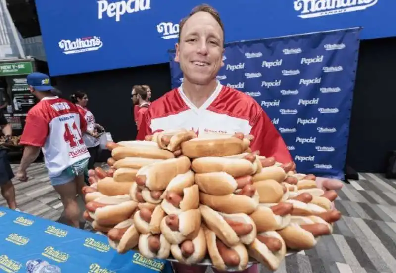 JOEY CHESTNUT  