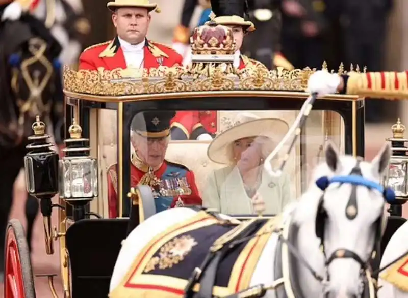 kate middleton    parata trooping the colours 2024   9