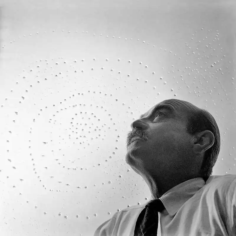  lucio fontana