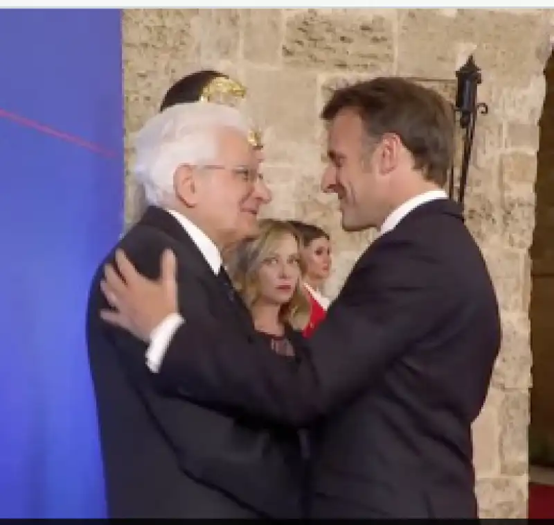 mattarella macron meloni g7 cena castello svevo di brindisi