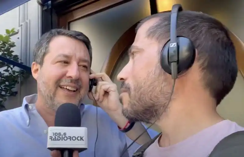 matteo salvini canta   4