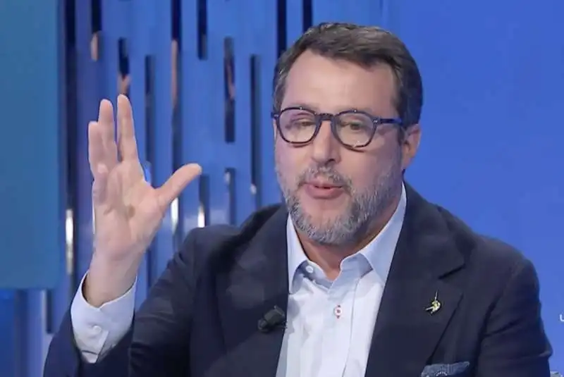 matteo salvini con l orzaiolo a otto e mezzo   8