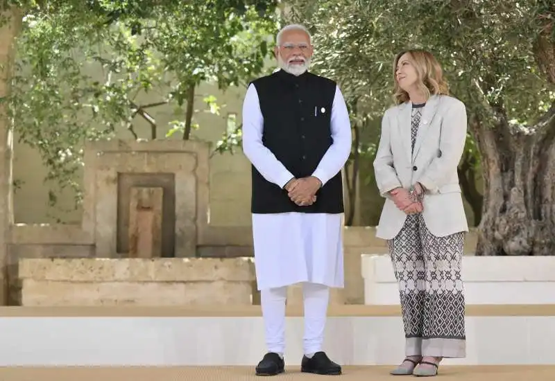 narendra modi   giorgia meloni   g7 borgo egnazia 