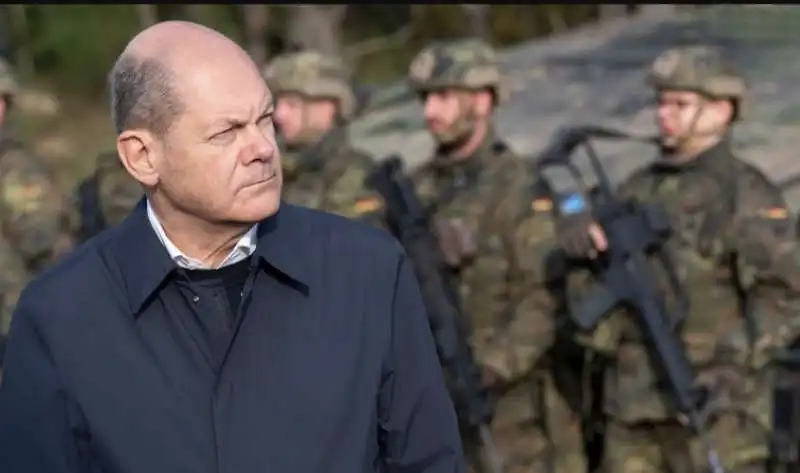 OLAF SCHOLZ - ESERCITO TEDESCO