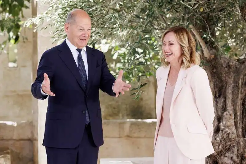 olaf scholz   giorgia meloni    g7 borgo egnazia 