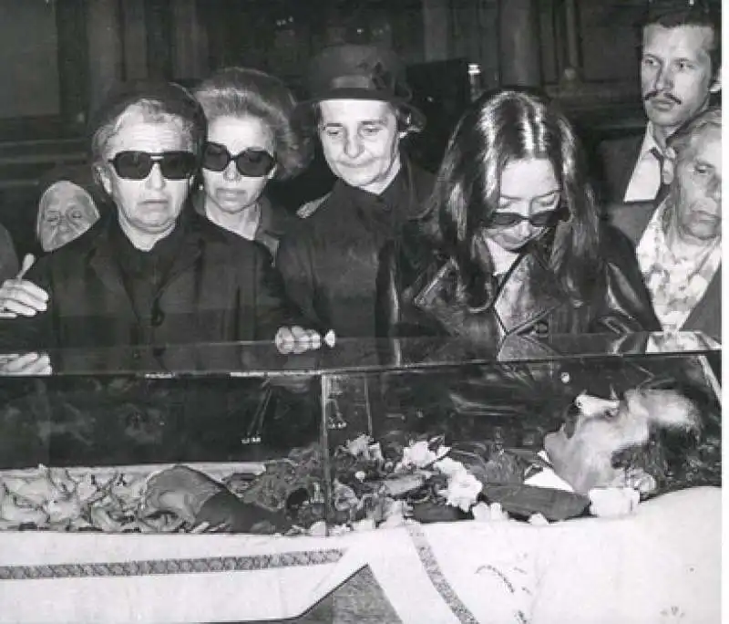 oriana fallaci funerali panagulis 5 maggio 1976