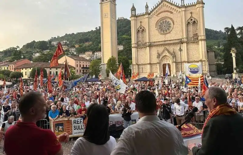 roberto calderoli matteo salvini - festa per l autnomia a montecchio maggiore