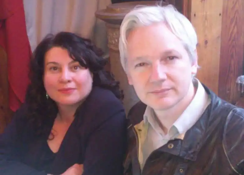 STEFANIA MAURIZI JULIAN ASSANGE