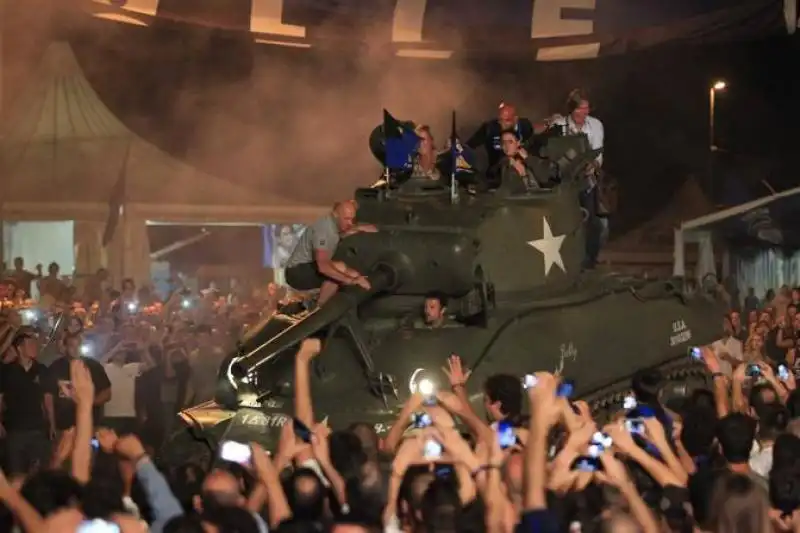 l carro avanza alla Festa della Atalanta Agenzia Fotogramma 