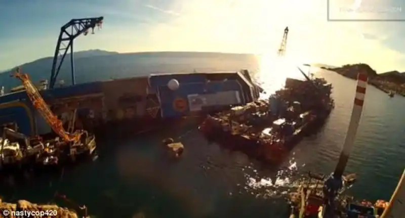 COSTA CONCORDIA RIPRESA DA UN DRONE 