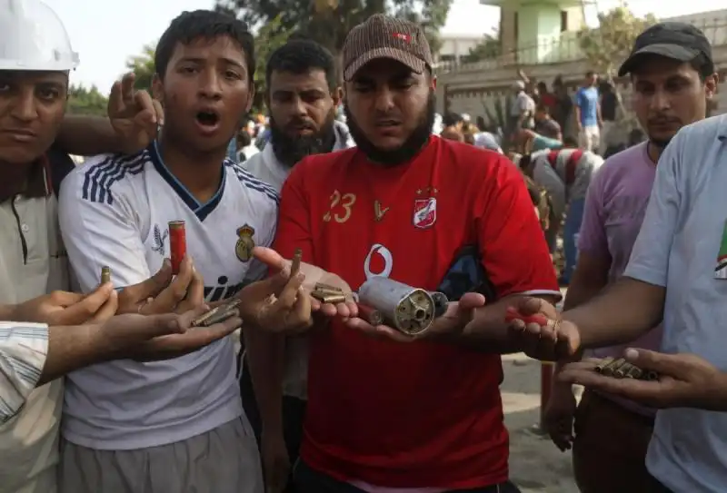 EGITTO STRAGE DI MANIFESTANTI PRO MORSI 