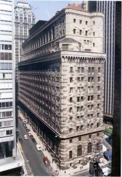 LA FEDERAL RESERVE BANK DI NEW YORK 