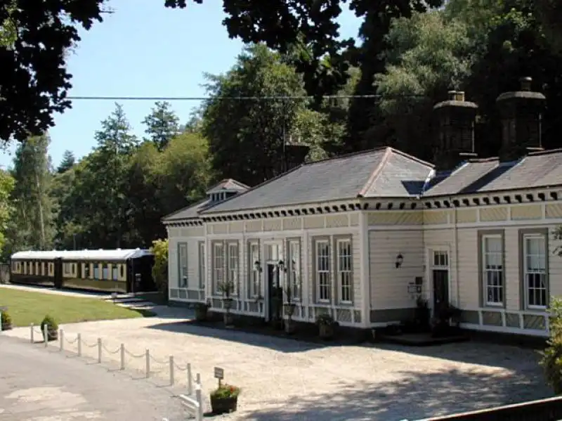 HOTEL IN STAZIONE FERROVIARIA NEL SUSSEX 