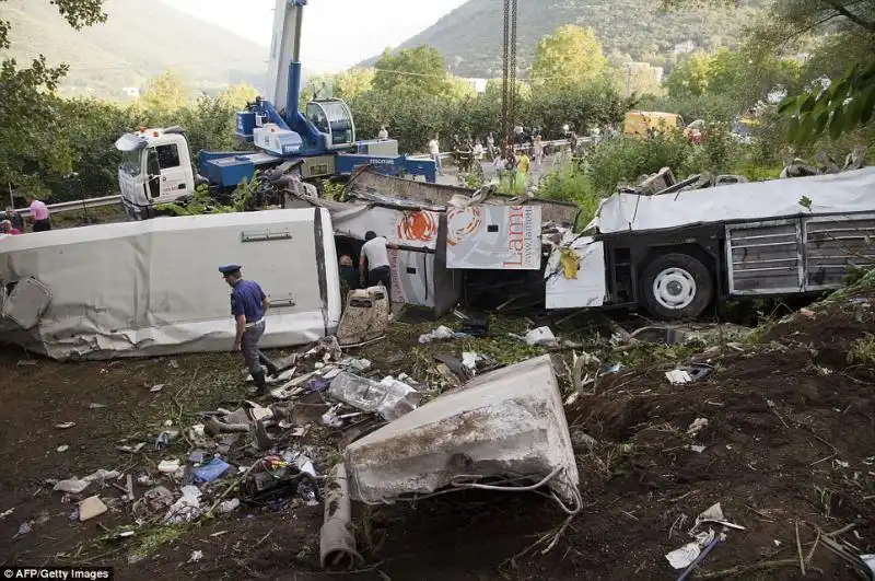 INCIDENTE VIADOTTO ACQUALONGA AVELLINO 