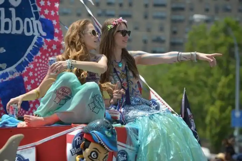 MERMAIDPARADE 